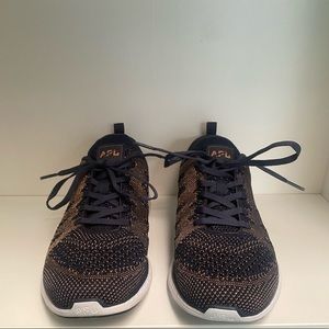 APL lululemon techloom pro